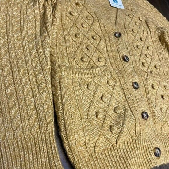 Cupcakes & Cashmere Chunky Cardigan - Picture 1 of 12